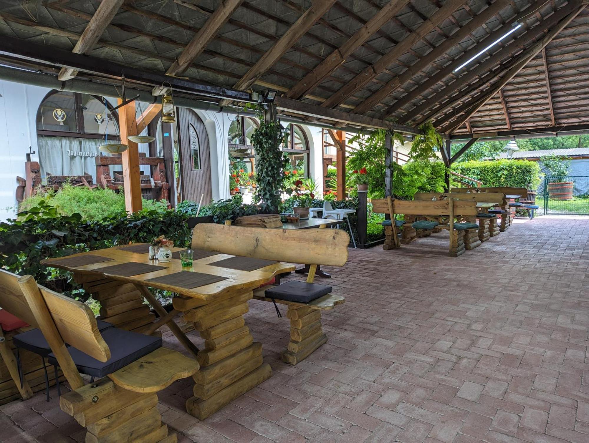 Margareta Etterem Es Vendeghaz Gasthaus Балатонберийнь Екстер'єр фото